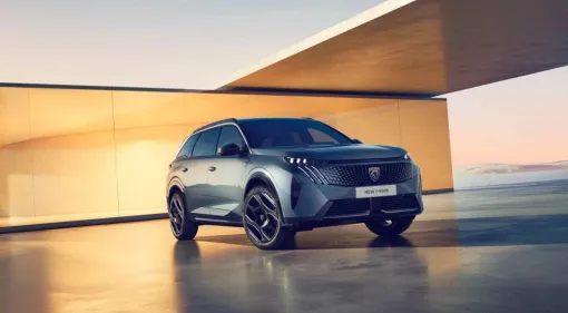 PEUGEOT E-5008 DANS VOTRE GARAGE A SAINT-CLAIR-DU-RHÔNE, Saint-Clair-du-Rhône, Groupe BONNETON