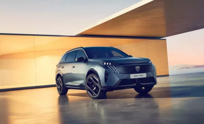 PEUGEOT E-5008 DANS VOTRE GARAGE A SAINT-CLAIR-DU-RHÔNE, Saint-Clair-du-Rhône, Groupe BONNETON