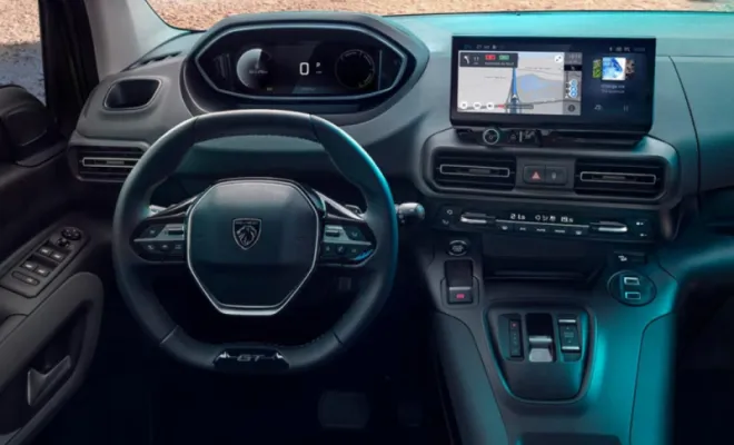 Nouveau moteur essence sur le Peugeot Rifter : performance, fiabilité et modernité au rendez-vous, Saint-Clair-du-Rhône, Groupe BONNETON